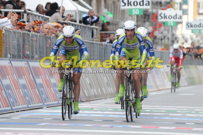 GIRO D'ITALIA 2010 - 4 tappa Savigliano-Cuneo (cronosquadre)